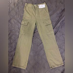 Brand new Zara cargo pants size 2